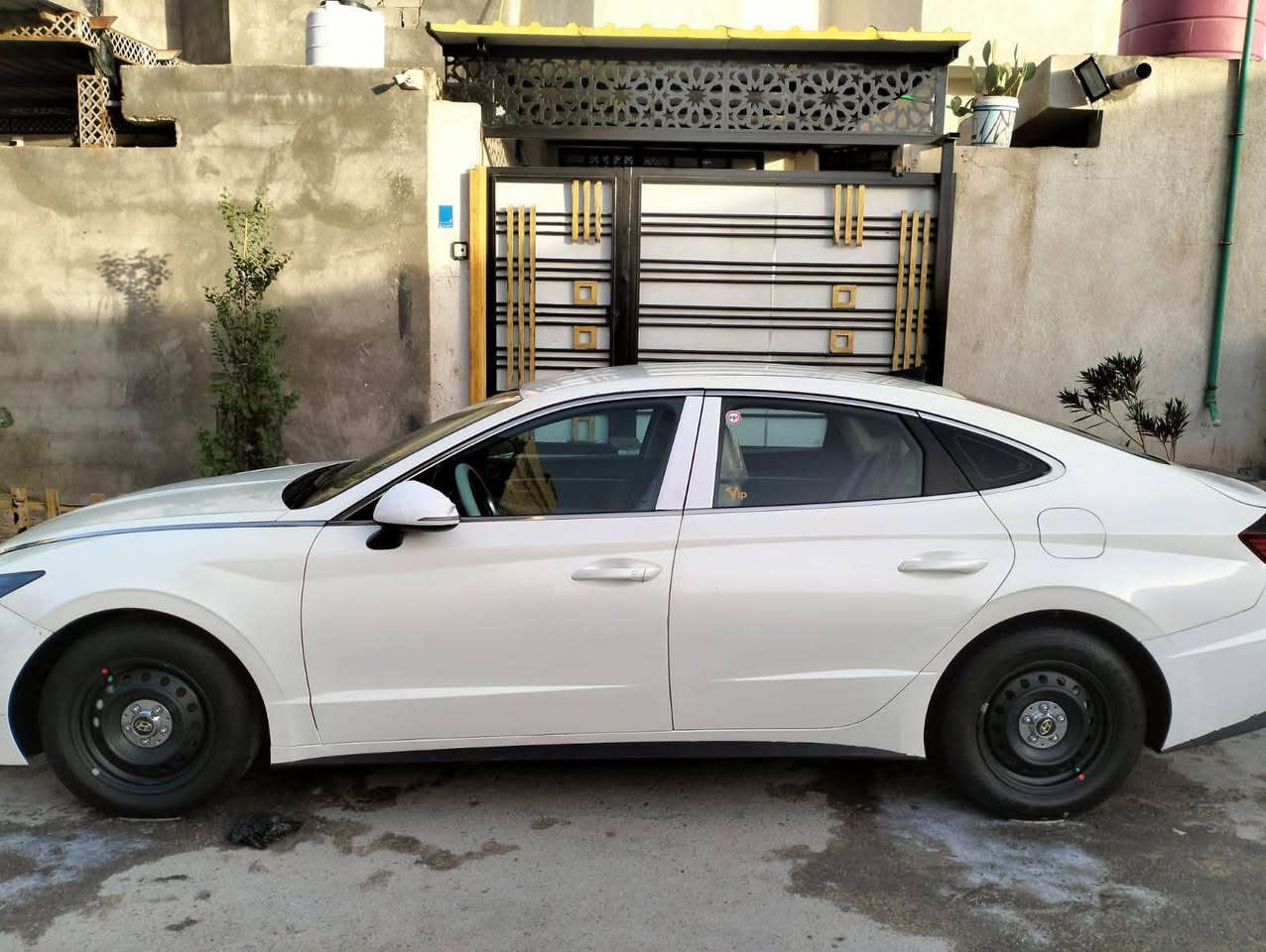 سوناتا 2023 اصل خليجي تكسي دبي مصبوغة  عام بيهة ضربة بالجنطة ودعامية أمامية خفيفة سيارة جاهزة كفالة مكينة كير بطارية الهايبرد كلهن جاهزات ستوني مبدل دهن عند الحسام بلنص قبل يومين مسوي بيع مستعجل 125 ورقة مكاني بصرة زبير *********** ابو الخصيب, البصرة
