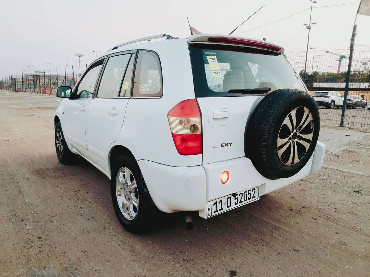 .السلام عليكم
للبيع تيكو ميكانيك . موديل ٢٠١٢ . رقم بغداد انكليزي الجديد سنويه جديدة . كير ومكينة مكفولات بلاديات . مكفولة من الحادث بيها صبغ مكانات جماليه  . تبريد شغال . صدر جديد . شاشة أندرويد . كهربائيات شغالة . تخم تاير 
بالعافيه على الياخذها . السعر ٥٥$ ورقة وبيها مجال 
العنوان بغداد الجديدة 
***********
