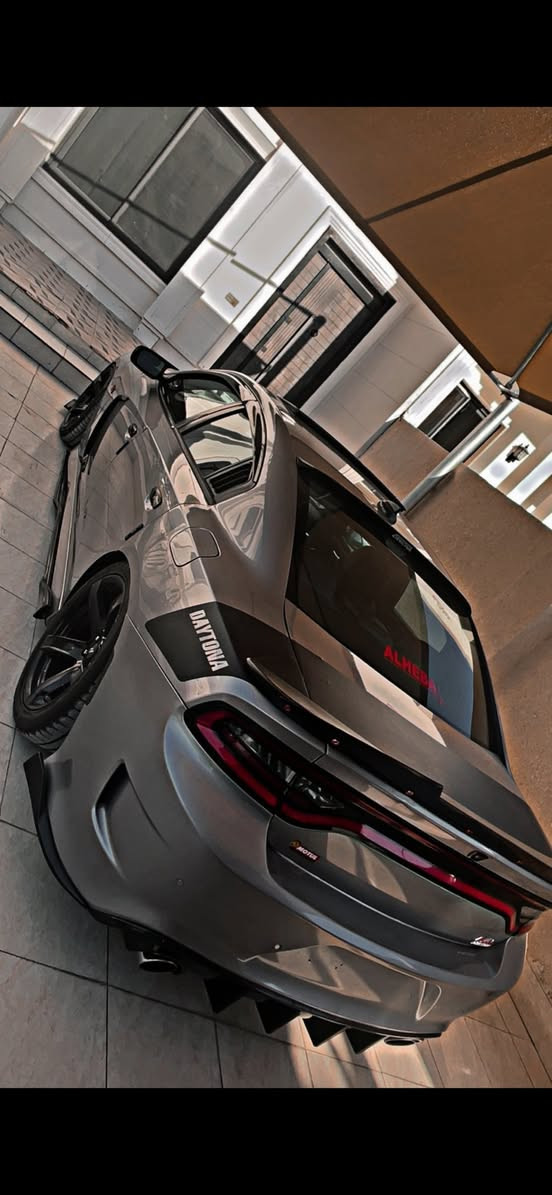 سلام عليكم 
للبيع دوج جارجر موديل 2018 رقم بغداد الجديد والهزه جديده يعني ميحتاج هزه 
RTدايتونه بجم كبس بلادي 
فولللل للخير 
فتحه سقف 
رادار امامي رادرات جانبيه 
كشنات كهربائيه جلد وشامو مختم دايتونه تدفئه تبريد اناره ترحيب ستيرن تدفئه تبريد قطعتين
السياره كلها مختمه دايتونه 
مري قلاب عند بك حساسات خلفيه شاشه كبيره كامره دواره شفتات ستيرن 
صدر امامي خلفي جديد 
إضافات على سياره 
جكات S3
اكس بايب ودون بايب تحكم صوت ريمنوت انسه المرور يعني 
عليها شوته KN بلادي 
دبات سود بلادي 
عليها كاج كان 
سكوبات بيبان 
لحايه ودوسات كلها كاربون فايبر مري باتمان دفيوزر خلفي 
الوياله نجمه تو سايز 
منظومه لد امامي وداخلي متغير على تلفون  
منظومه لايت زنون سعرهن 300 دولار 
دركه ستيرن حرف D بدون rbm 
كفرات على الفجوج + فلنجات تبريد المسغرفه 
سياره واحد على واحد ماشيه 110 كيلو متر نضيف تجي وتشوف بعينك  برمجه مراوح ولف حماوه 82 
حادث قطعتين فقط  البابين السايق والخلفي ايرباك برده فقططط 
السعر 21
الاتصال ***********
