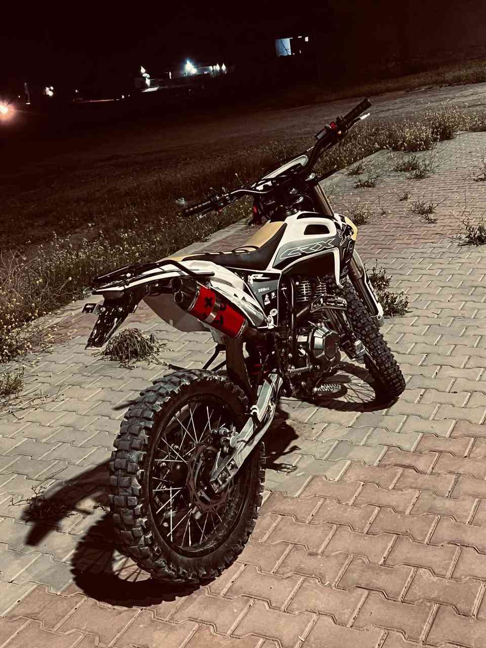 السلام عليكم دراجه قفاز crx موديل 25 للبيع مكينه 300cc
الدراجه نضيفه تجي تشوف وتفحص كدام عينك مكفوله  والدراجه نصبتها تموت

مكاني صلاح الدين العلم سعر الدراجه مليون و250وبيها  مجال للشراي والمو شراي لا تتعبنه 

رقم ***********
