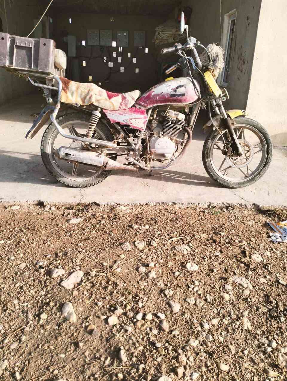 عندي ماطور ل بيع ولد خويي يريد لبيع يريده 200 بي مجال***********

