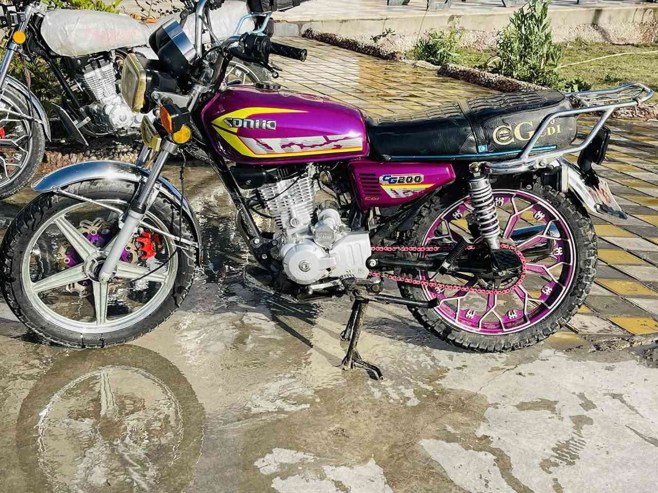 السلام عليكم دراجه سونك موديل2024اوراق اصوليه مختومه كمرك بس ترقم الدراجه بصمه تشغيل عنبعد للبيع او المراوس الدراجه خير من الله للاستف ***********
