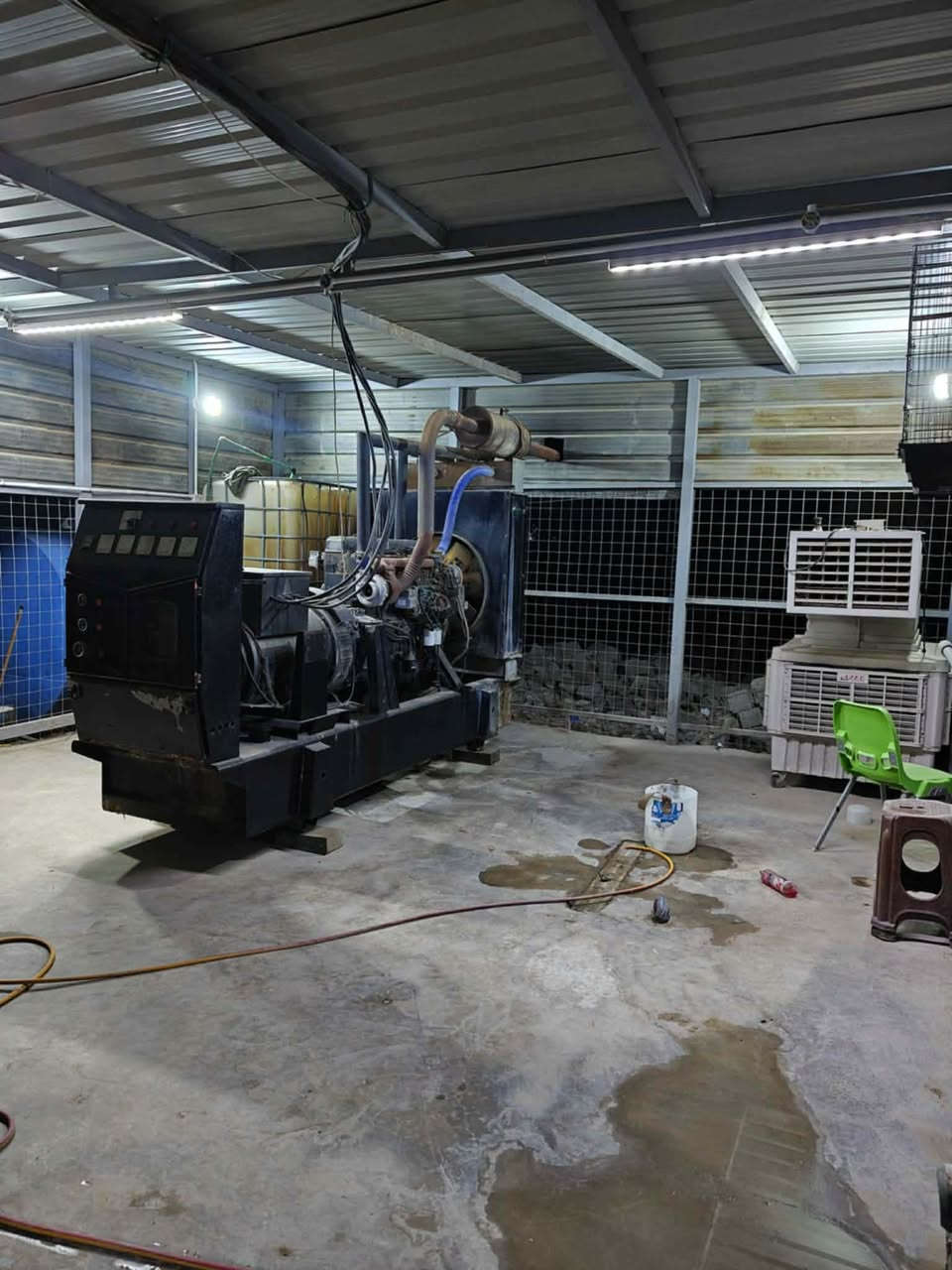 السلام عليكم موقع مولد للبيع حي الحكيم نزلت عميد جادر مقابيل المختار بي مكينه واحده ١١٣ توليد ٢٥٠ كي مكينه سنتدر توليد بلاد عدد الخطوط ١٤٥ حصة الكاز ١٩٥ كي 
ملاحضه بناء جديد + خزان كاز ٥٠٠٠
رقم الهاتف 
***********
