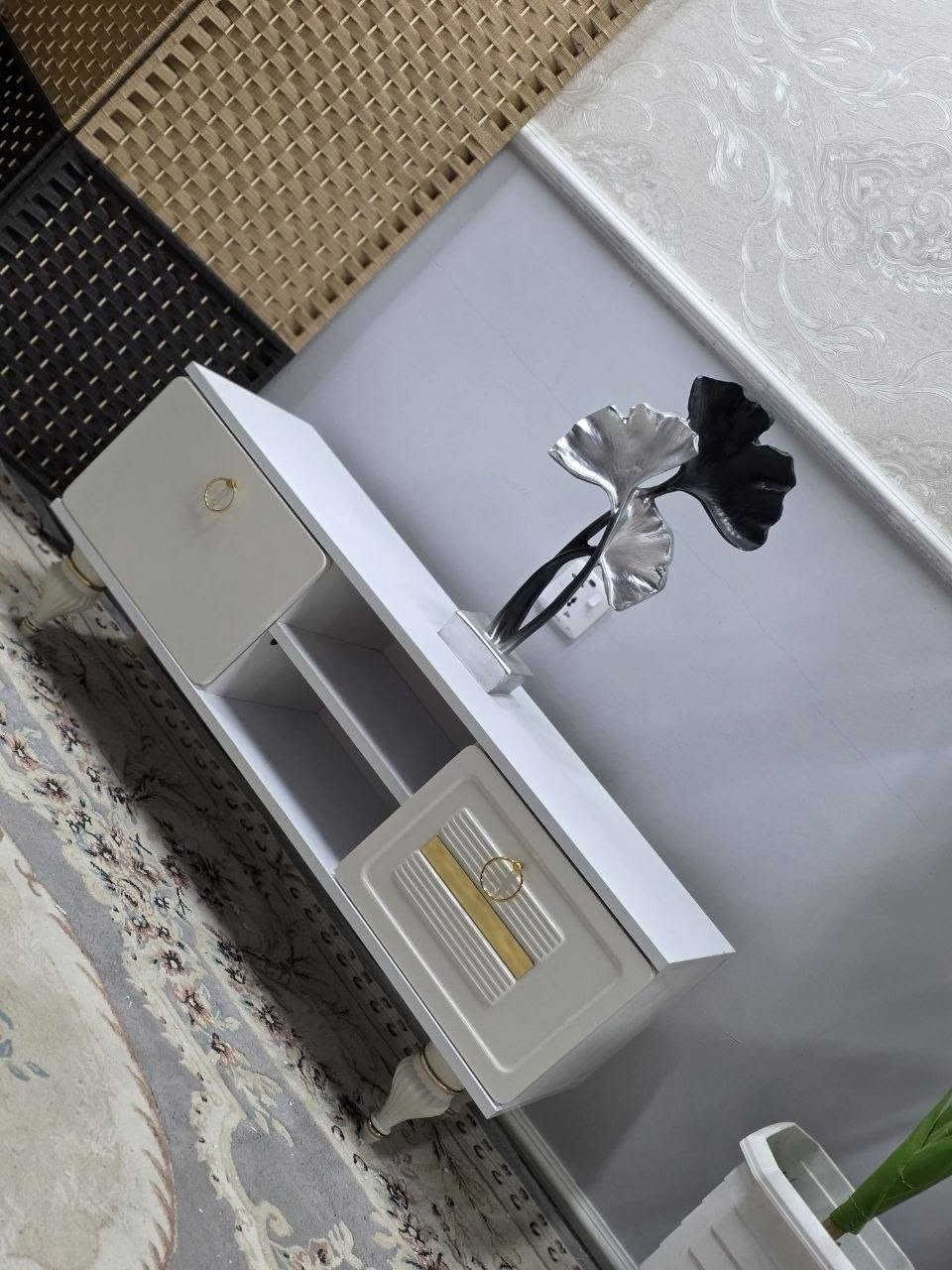 ✨ لمسة أناقة وترتيب لغرفتك ✨
🔥 ميز مودرن بتصميم عصري وأنيق 🔥
✔️ مناسب للتلفزيون أو الديكور المنزلي ✔️ تصميم عملي يناسب مختلف المساحات ✔️ خامات قوية وجودة مرتبة ✔️ شكل عصري يضيف لمسة جميلة للبيت
📏 القياسات: ▪️ العرض: 100 سم ▪️ العمق: 35 سم ▪️ الارتفاع: 45 سم 

يتوفر خدمة توصيل لجميع المحافظات العراق طلب واستفسار مراسلة البيج 

اثث بيتك بأنسب الاسعار


**إذا كنت صاحب هذا الإعلان وتريد حذفه لأي سبب، رجاءا أرسل رسالة إلى الدعم الفني**