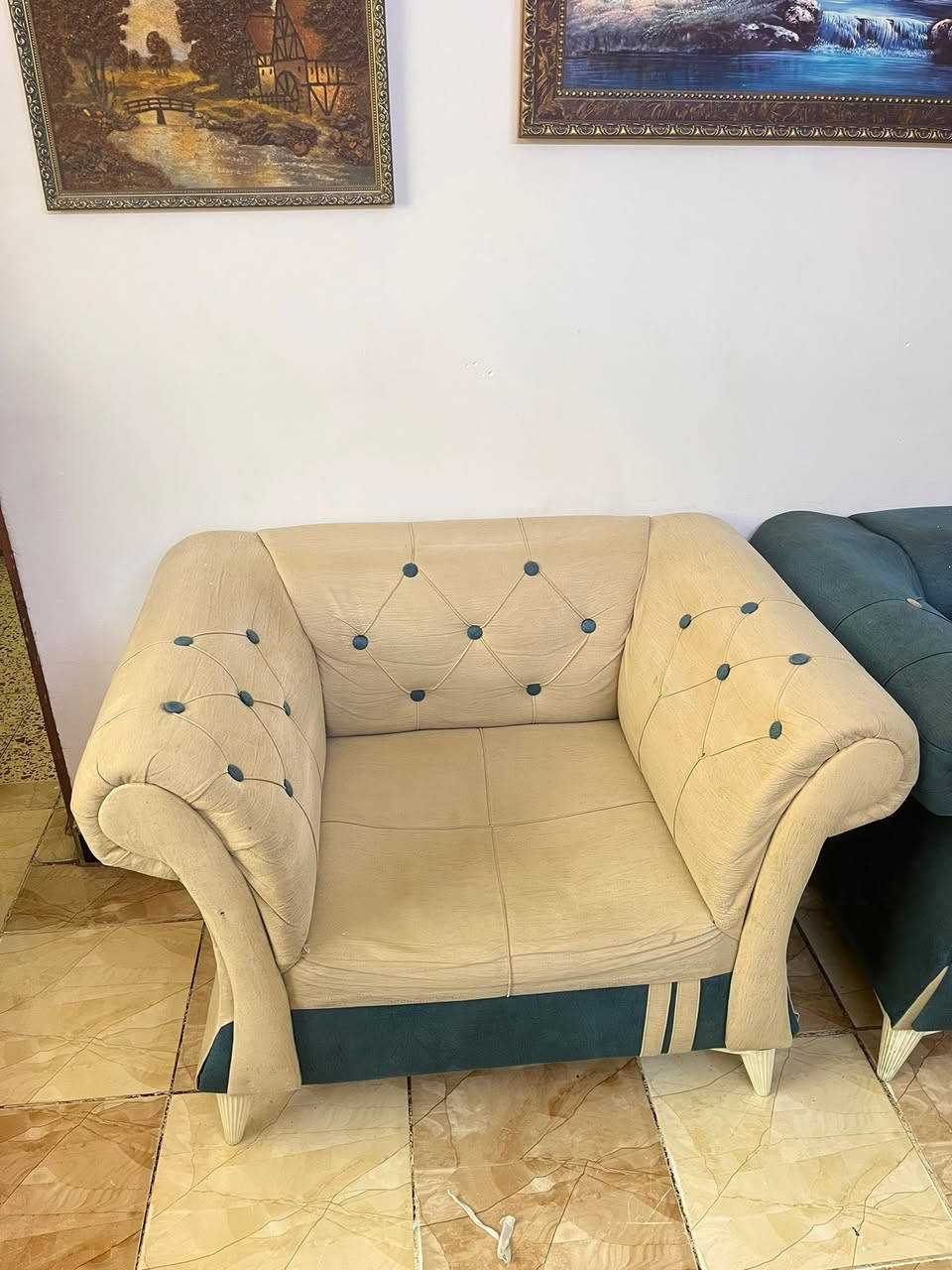 السلام عليكم
تخم قنفات للبيع ٨ مقاعد 
حاله التخم افضل من الصوره 
السعر ١٠٠ وبي مجال 
مكاني بغداد


**إذا كنت صاحب هذا الإعلان وتريد حذفه لأي سبب، رجاءا أرسل رسالة إلى الدعم الفني**