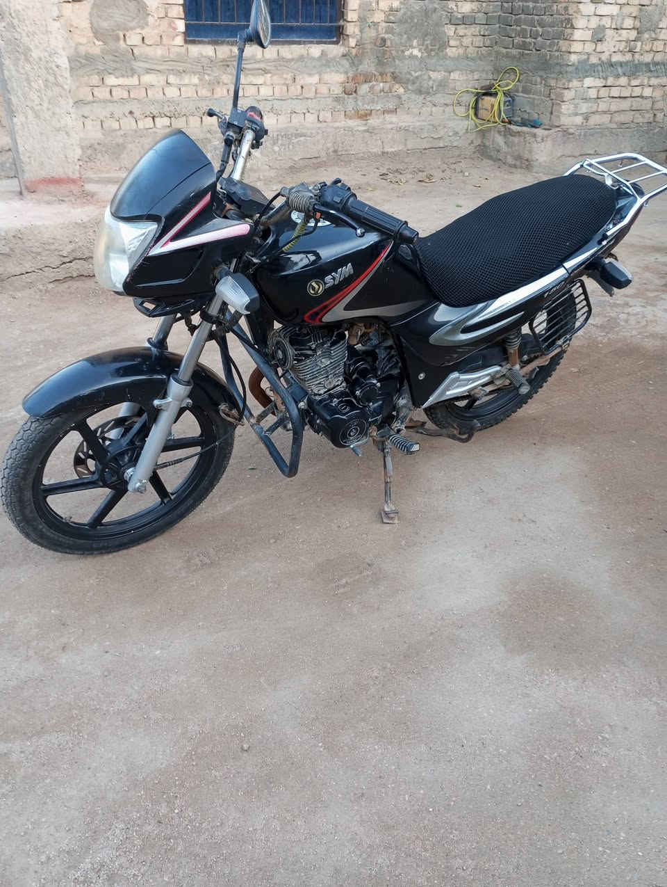 سايم موديل 2017 موطور بلادي محركه ممفتوح وكهربائيات بشرط الفحص السعر 750 ومجال بسيط *********** بي واتساب
