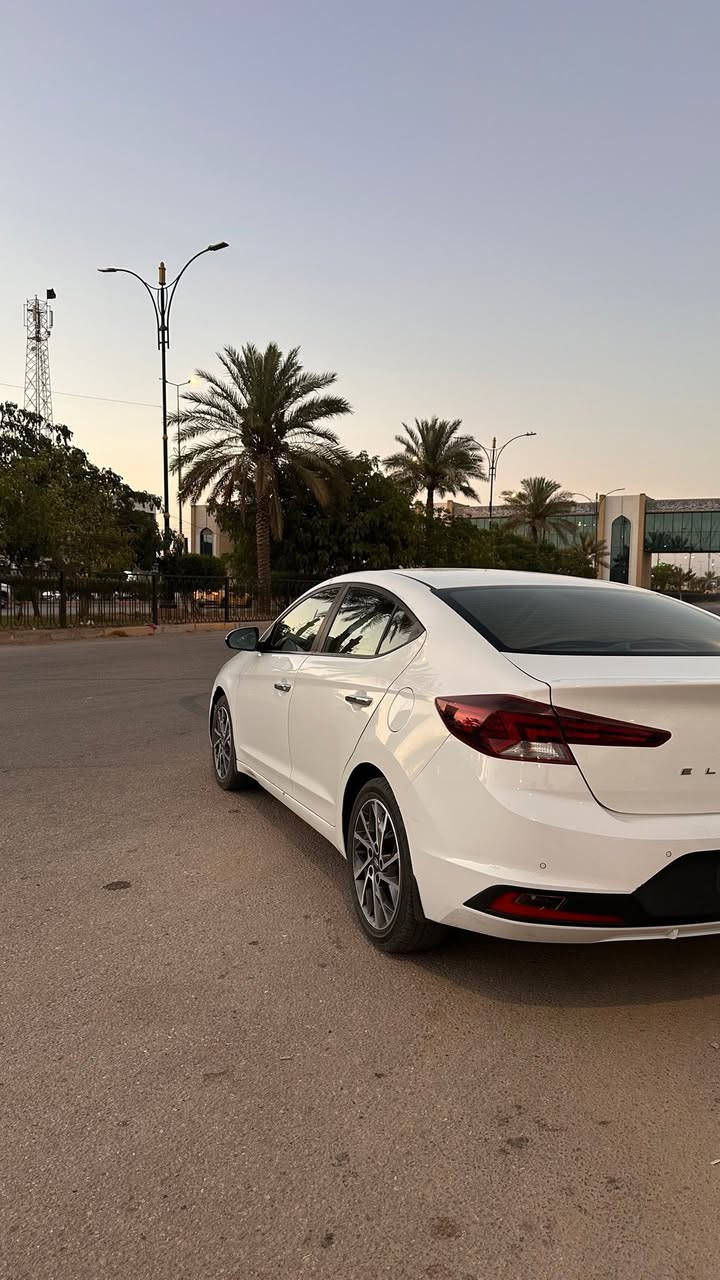 السلام عليكم
النترا موديل 2020 خليجي فول مواصفات عدا البصمه السياره حادثه جاملغ خلفي وربع الباب مصلحات وبيه حالوب بسيط مو قوي سياره جديده مكينه وكير مكفولات سياره ماناقصه اي شي كله كامل رقمه بغداد ورقم جديد 
السياره معروضه 138 وبيهه مجال 
***********
