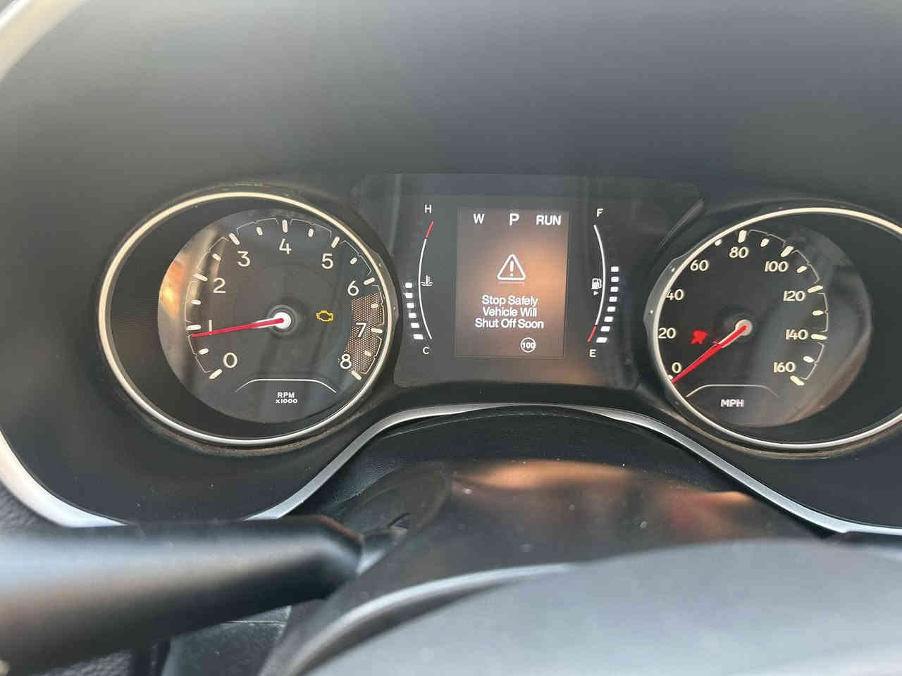 سلام عليكم جيب كوبارس للبيع موديل 18رقم بغدادلون  سلفر موصفات السياره بيها حادث قطعتين باب الصدر وجنطه محرك 2400نص فول تخم تاير منظمه بانزين جديده السعر 130بيها مجال ***********/***********
