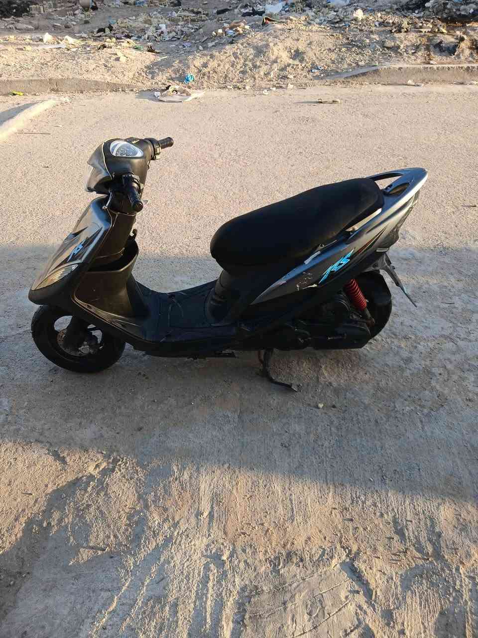 دراجه ماكس عدله مكفوله كفاله عامه مكينه مامفتوحه كفرات بلادي نازله من الرمبه صارلها 21 يوم فقط برغي مامفتوح بيها السعر 975بيهة مجال قليل وهذا رقمي *********** العنوان بغداد العبيدي
