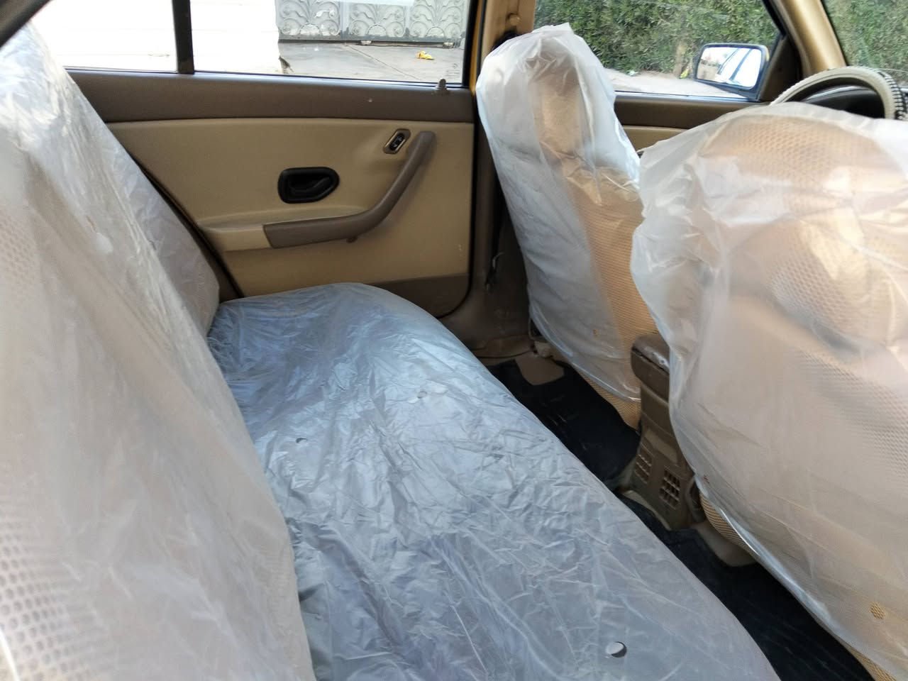 السلام عليكم سمند 11موديل كير محرك صدر بارو داينمو باتري كلهن مامسويهن جديد تبريد شغال فقط بي دكمه مال تشغيل مكسوره بيه باب صبغ بس نسيت ياباب منهم السياره بسمي هيه غرمات ماعليها سنويه ال 27 بيتي بغداد الامين شارع النواب فرع كوفي باب الحارة ***********السعر 34ومجال قليل جدا تحويل ثاني يوم مشروع وطني
