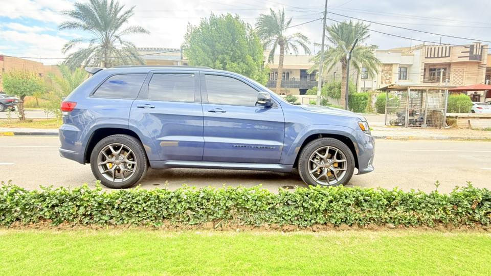 السلام عليكم
للبيع جيب لمتيد اكس 2020 JEEP GRAND CHEROKEE, LIMITED X
موديل 2020 رقم أربيل 
السياره  فوول للاخير ١/١ محرك 3600 ماشية33
_____________
ضرر السياره موضح بالصوره بنيد فقط زاد ربع حاملاغ امامي بدون دواخل
السعر 275$$ وبيهه مجال

مكاني بغداد الكرخ
للاستفسار / رقمي***********
