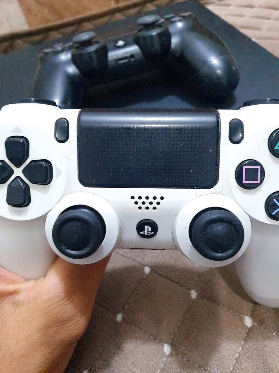 السلام عليكم
جهاز ps4 slim اونلاين 
بلي فور سلم  نضيف لا مصلح ولا مفتوح يشتغل مثل الورد ويا جوستكين جوستك السودة شغاله فول الجوستك البيضة عطلانه طبعا اثنينهم اصليات.  ويا تلث اقراص
 
Battlefield 5
Gta 5 
Mincraft 
 السعر250 الف و بي مجال   اني من ديالى


**إذا كنت صاحب هذا الإعلان وتريد حذفه لأي سبب، رجاءا أرسل رسالة إلى الدعم الفني**