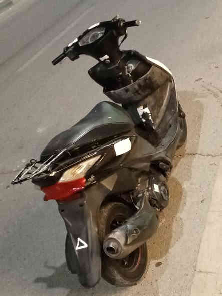 السلام عليكم ادرس ياباني حديث دراجه نظيفه كل شيء شغال بيها نازل مكفول ماكينه مفتوحه مره واحده ***********السعر650 وبيها مجال
