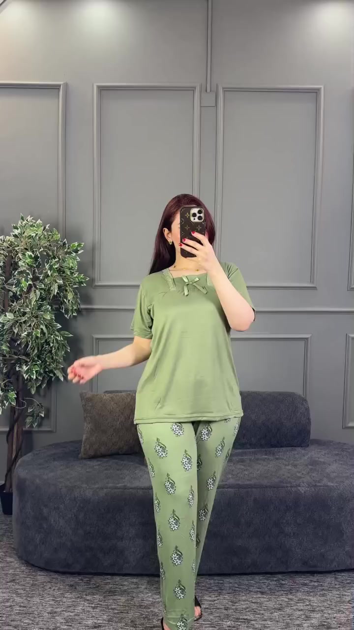 تراك نسائي مطبع دانتيل   😍
الخامه فانيلا زبده اصلي فول ليكرا 

القياسات   L - XL - XXL - XXXL منشأ صيني

سعر الدرزن 12 قطعه 68 الف


**إذا كنت صاحب هذا الإعلان وتريد حذفه لأي سبب، رجاءا أرسل رسالة إلى الدعم الفني**