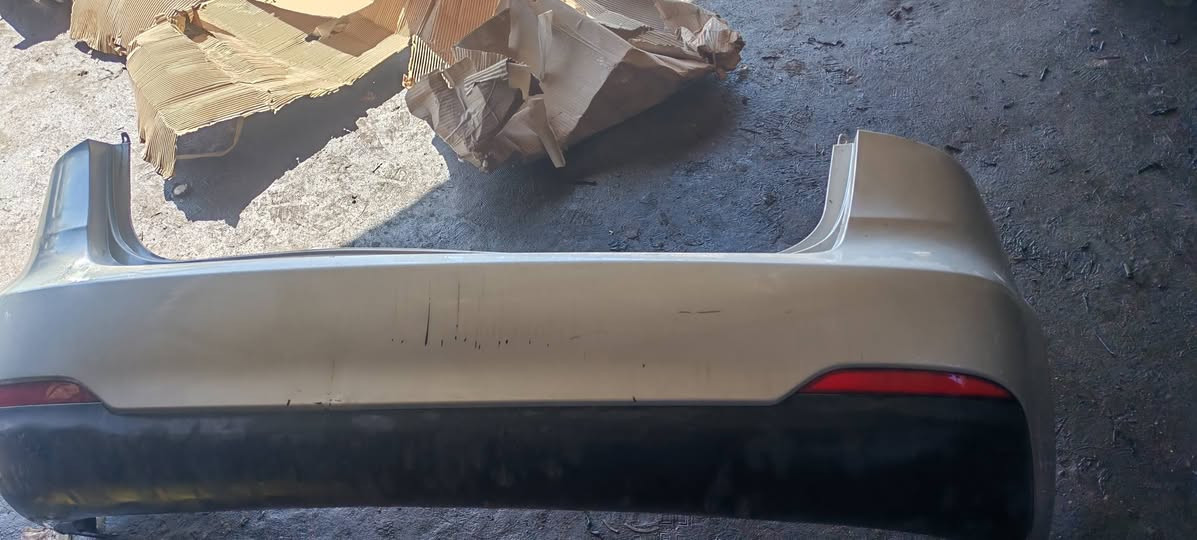 السلام عليكم عندي غراض كيا فورتي لون سلفر أمريكي قبغ جنطه جاملغ أبواب دشبول موديل ٢٠١٧ ت ***********
