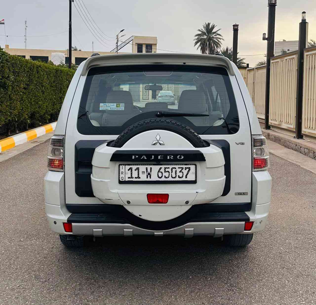 السلام عليكم للاستفسار *********** للبيع باجيرو 2014 حبتور فول موصفات معروفه موصفات الحبتور رقم بغداد باسمي مكفوله من الضربة والصبغ بيها بارد فقط بجاملغ الامامي كير مكينه حداديه كله جديد مكاني بابل مسيب
