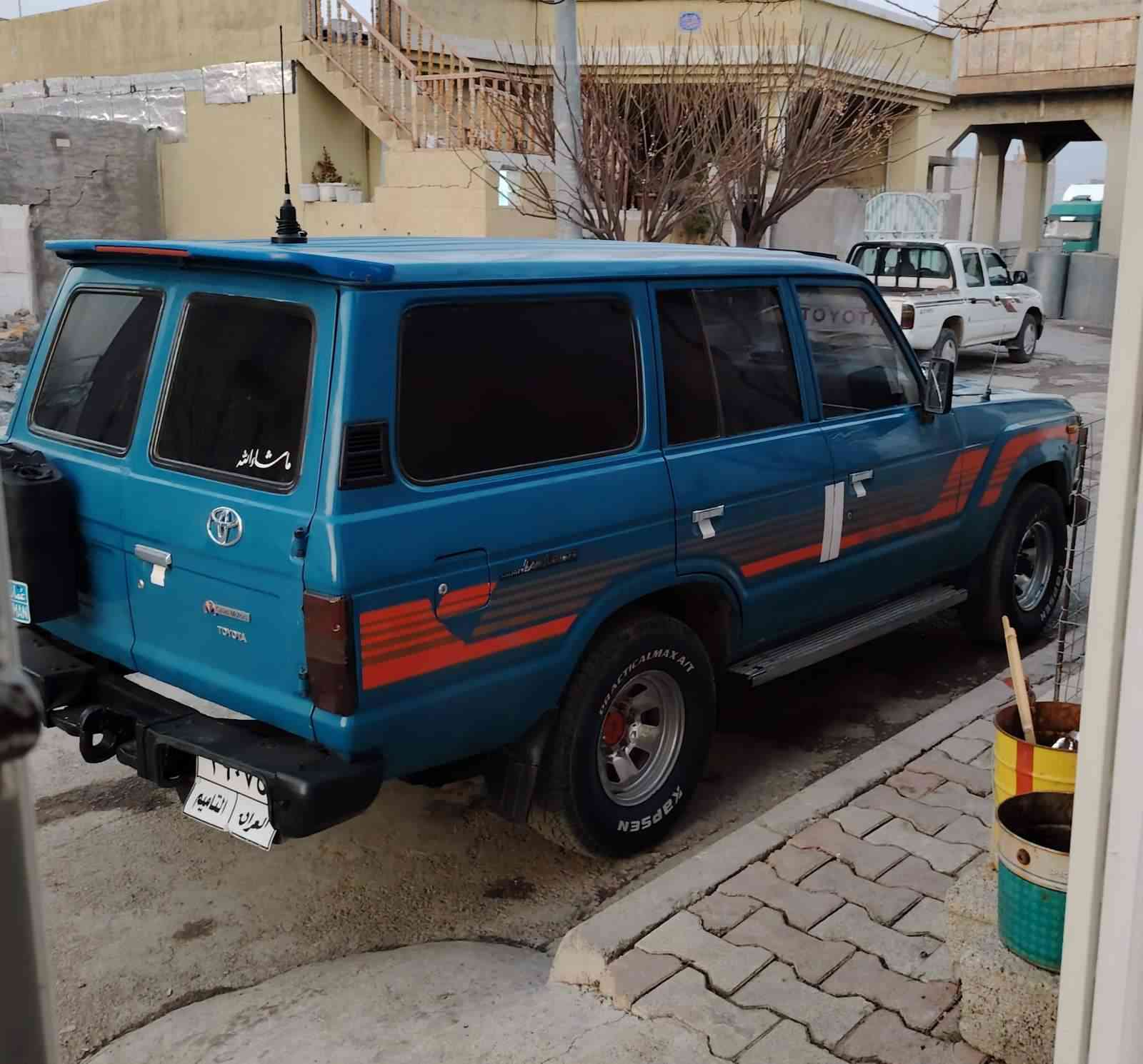 لاندکرۆز مۆدێل 85 2ئێف ئارم پلاستیک سلیمانیە گێر و مەکینە اکسل دبل اکسلی بەشەرت  سیستەم غازو بە نزین بێ کێشەیە وەرگەڕاو لێدراوی نیە 
سەیارە کە ماڵی دۆستە توندوو تۆڵە 

***********
