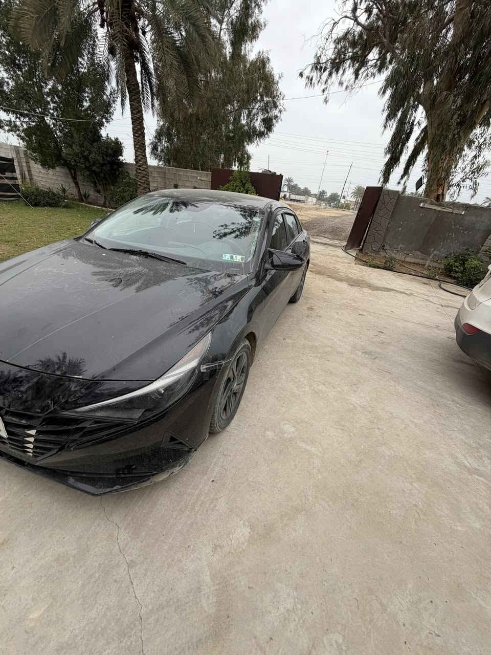 ⸻

🚗 Hyundai Elantra 2023 للبيع

🔹 وارد أمريكي
🔹 تحويل مباشر
🔹 الممشى: 59 ألف كم
🔹 السيارة: بدون صبغ (حادث طكة خفيفة بالجنطة فقط)
🔹 الحالة: نظيفة جداً وترجع بارد

✨ المواصفات:
 • بصمة تشغيل + دخول ذكي
 • نظام ترحيب
 • رادار
 • مواصفات معروفة ومتكاملة

📍 الموقع: بغداد / المدائن

💰 السعر: 14,300 دولار (قابل للتفاوض البسيط)
⚡ البيع مستعجل

📞 للاستفسار: ***********
