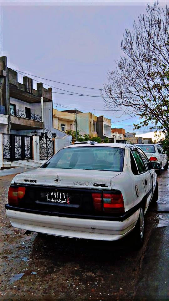 ئـۆپل ڤیکترا مۆدیل 1991 سەنەوی لەگەڵە بەشەرتی ئەوەلیات  گێڕ مەکینە تەقە رەقەو دارو بەردی بەشەرتە سەیارەکە بەس ماشالله ی دەوێ نمونە لەجوانی بێ خایسـە سەیارەکە لەعەمەلی هەتا بڵێ خۆشە سعری خوار هـەموو بـازار لەهیچ شوێنیك بگەڕێ بەو سعرە نای دۆزیتەوە
قـووفڵ قوفڵی 13 وەرەقەیە مەجالی هیچ هیچی تێدانیە بۆ معامەلە خۆت هیلاك مەکـە
چرکەی تیانیە سەیارەکە زۆر جا ئیزە
*********** أربيل, العراق
