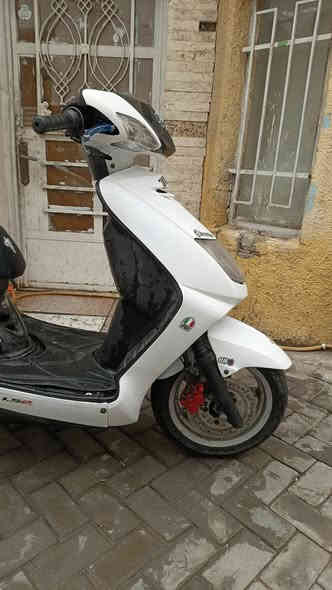 سلام عليكم للبيع سكنس نثية الدراجة جاهزة نكرة سلف مكينة خرسة دبلات بريكات كهربائيات كلها شغالة عارضها ب 500 مكاني الاعظمية ***********
