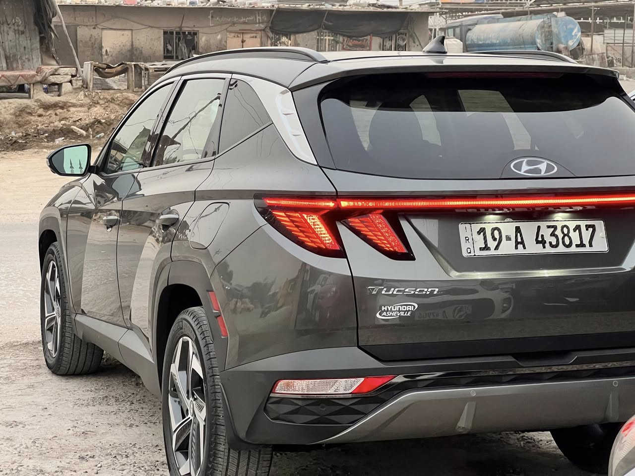 السلام عليكم هونداي توسان مديل 2023 وراد امريكي فول مواصفات حادث السياره جاملغ وبنيد بدون دواخل 
1-بصمه 
2-سلايد روف 
3-بانوراما 
4-اشاير بل مري 
5-رادار امامي 
6رادار خلفي 
7-رادار بل مري 
8-اوتو هولد 
9-نضام ايكو
10-نضام سبورت 
11-نضام نورمال 
12-لد امامي 
13-لد خلفي
14-خمس كامرات 
15-كامره 360درجه
16- كشن ذاكره 
17-كشن سايق تتفئه وتبريد 
18-كشن صدر تتفئه وتبريد 
19-كشنات خلفيه تتفئه 
20-شاشه جبيره 
21-بصمه ابواب 
22-بصمه تشغيل 
23-كشنين كهرباء 
شنو بالك اكو بيه مواصفات 
فول الفول مكينه 2500
رقم كربلاء مداور ثاني يوم 
مكان كربلاء المقدسه 
سعر225 ورقه صور الحادث بل منشور 
تفاصيل اكثر ***********
