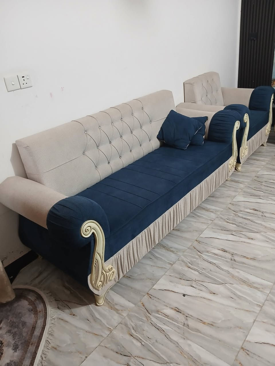 سلام عليكم تخم قنفات للبيع السعر ٣٠٠ وبي مجال رقمي ***********
