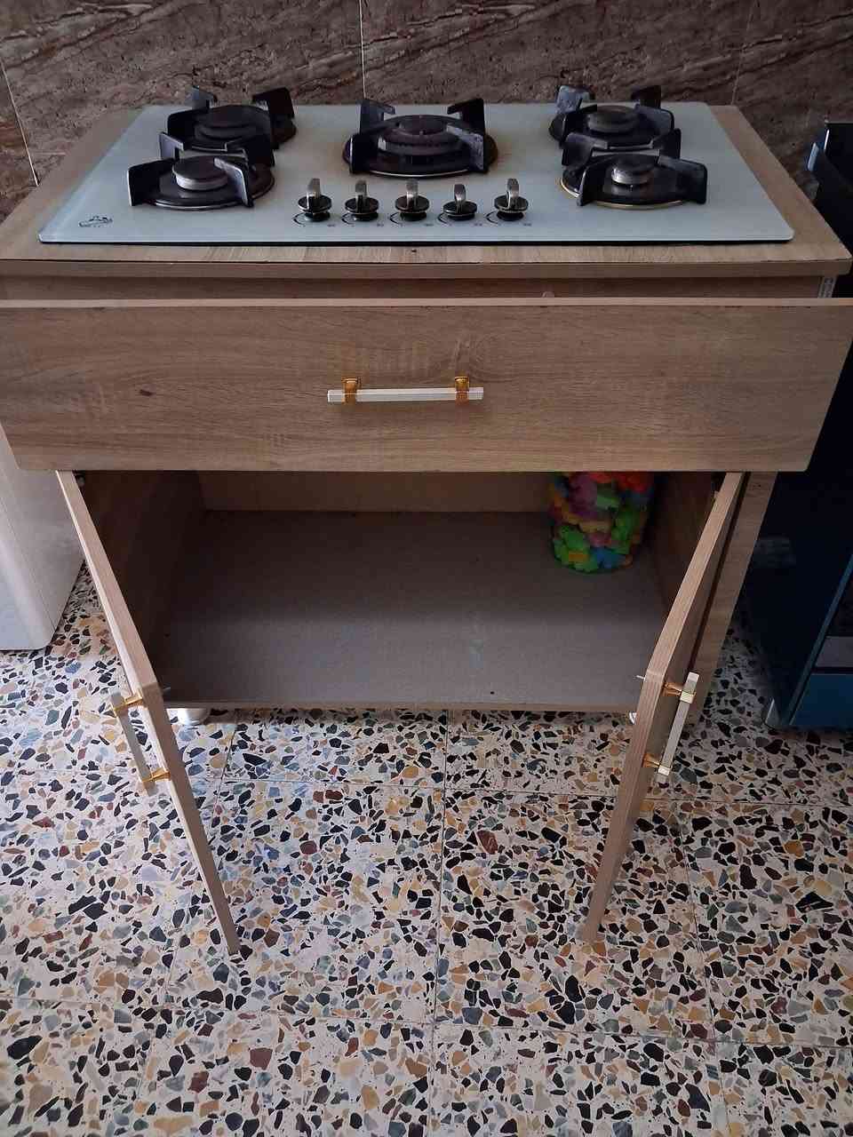 للبيع طباخ نوع LC  لون ابيض مثل مابل صوره السعر ١٢٠الف اي ستفسار عنوان بغداد الكرخ تقطع الدرويش شهداء المعالف ***********٠
