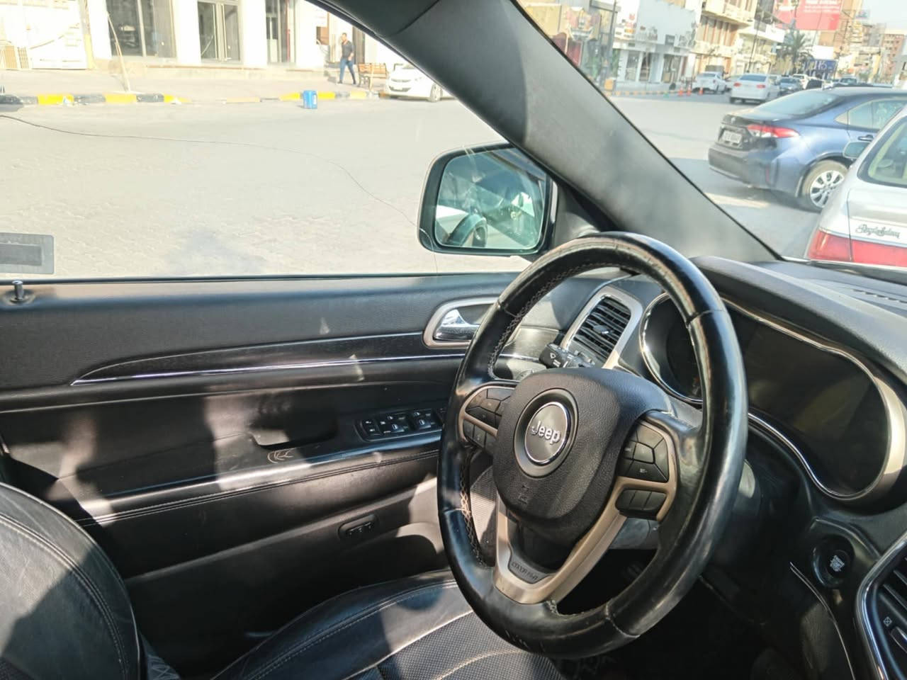 ﷽
جيب لمتدد
الموديل : 2017
المحرك: 3.6L V6
وارد أمريكي صبغ عام صبغ خارج العراق بالإمارات 
شواصي محرك مكفولات 
المواصفات: فول واحد على واحد
* رادار  خلفي 
* فرش المقاعد من الجلد 
* حساس خلفي 
* صَفي المقاعد الأمامية كهربائية مع  تدفئه
* تدفئة ستيرن + تدفئه كشنات خلفيه 
* شاشة كبيرة مع نظام ملاحة GPS
بصمه بيبان وتشغيل
اشاره بالمري 
* تشغيل عن بعدوتشغيل
* نظام بريك اوتوماتيك 
نظام ايكو نظام سبورت عند القياده  
* كاميرا خلفية دواره 
سياره نضيف ما عايزه كلشي احله من صور
مداور ثاني يوم مشروع وطني
السعر مطلوب  155 وبي مجال بسيط 
اتصال على رقم  *********** 
مكان سياره نجف
حسوني الجنابي
