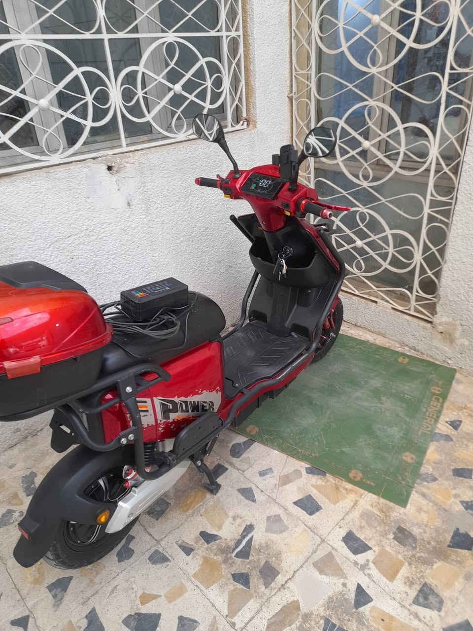 دراجة شحن  نظيفة
6بطاريات جديدة
سويج عدد  2  بصمة عدد  2
الابريكات عنبار دهن
هورن  لايت اشاير كلها  شغال
*********** بغداد  البلديات
