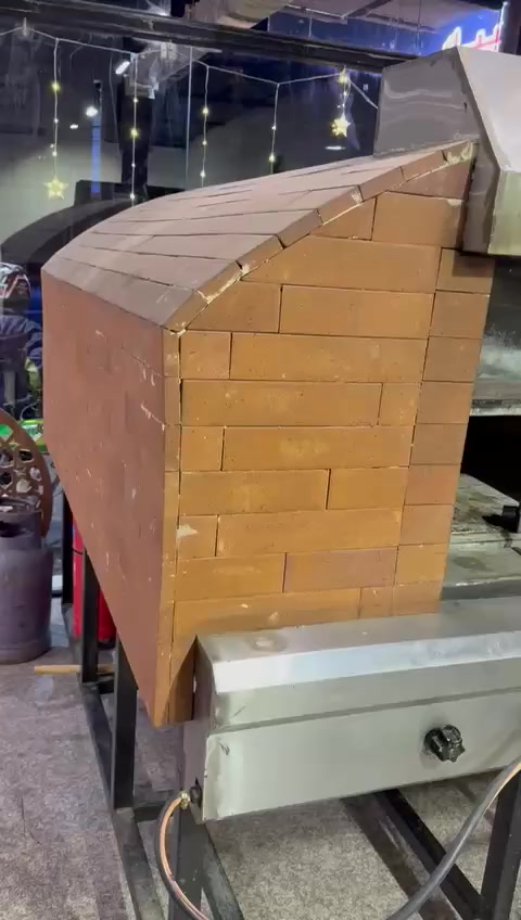 فرن بيتزا لحم بعجين حجر تركي من الداخل 
مكاني كربلاء
***********
