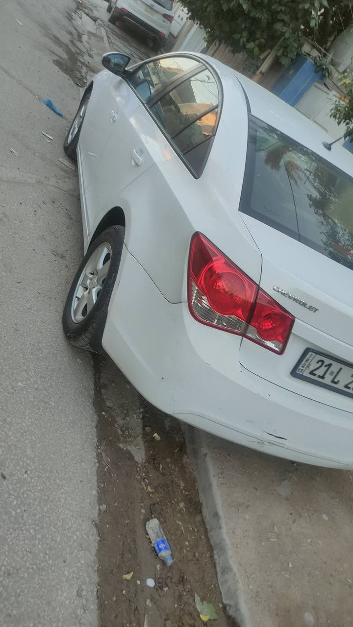 السلام عليكم...
شوفر ليت كروز ١٢ خليجي محرك ١٦٠٠ رقم سليمانية الجديد  وسنوية جديدة بأسمي ماشية ١٥٠ الف وقابله للزيادة السيارة مسويلها ادامة كاملة قبل اسبوع صدر امامي وخلفي جديد دسكات اصليه ام الضمان تخم تاير جديد تدفئة وتبريد مابيها اي نقص بيها صبغ جاملغ خلفي ايسر والباب الخلفي الايمن مبدل بدون صبغ   والدوسة مصلحة بس تحتاج صبغ  مكاني بغداد الدورة السعر 75 وبيها مجال ورقم الهاتف *********** واتس اب موجود
