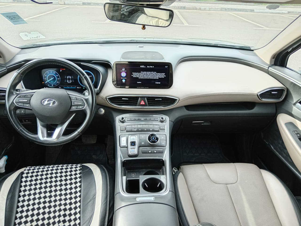 السلام عليكم للبيع
للبيع | هيونداي سنتافي 2023 هايبرد
اللون اسود

وارد امريكي ضرر السياره جاملخ امامي والباب 

المواصفات:فول 1/1
 .  بنرامه
 • بصمة تشغيل + نظام ترحيب بالأبواب
 • رادار + تحديد المسار
 • تدفئة الكشنات
 • صندوق خلفي كهربائي
 • نقاط عمياء + نظام الخروج عن المسار
 • أوضاع قيادة: Sport / Eco / Smart / Snow
 • دفع رباعي HTRAC
 • كير دكم + هاند بريك بصمة
 • أوتو هولد + أوتو ستوب
 • مساعد نزول منحدرات
 • شاحن لاسلكي

حجم المحرك 1600هايبرد
السياره ماشيه 40012mi
صورت الحادث موجوده بلمنشور
السعر: 210وبيه مجال
العنوان: كربلاء المقدسه
رقم الهاتف:***********
***********
