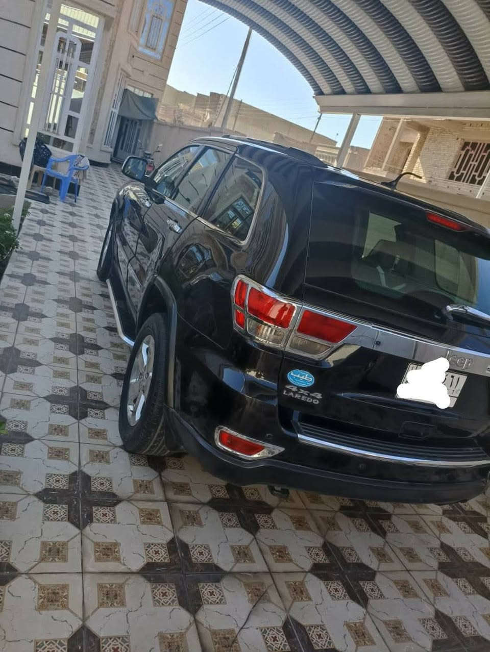 السلام عليكم 
جيب خليجي موديل 2012 فول مواصفات لون اسود ملكي تشغيل عن بعد فور ويل كشنات جلد كاعيات جلد سيارة كلش حلوه قطرة صبغ مابيه رقم بغداد باسمي مكان السيارة فلوجه رقم اصاخب السيارة  *********** بيع او مراوس باحدث وآنطي فرق
