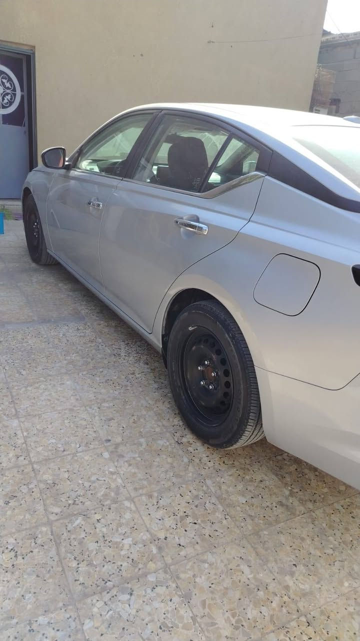 مكلف بلنشر الاتصال على صاحب الرقم السلام عليكم  نيسان التيما ٢٠٢٣ رقم بصره بسمي حره دخول جديد رادار  امامي خلفي تحكم سرعه كشن كهربائي لون سلفر َ وارد أمريكي حادث راس المدكر الأيمن شخط بلباب الأول والثاني معمر بدون تبديل ماشيه ٦٠ الف السياره جديده  السعر ١٥٠ ورقه وبيهه مجال المكان البصره الزبير المربد  تلفون ***********
