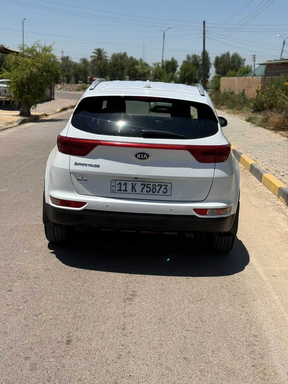للبيع
سبورتج موديل ٢٠١٧ خليجي رقم بغداد محرك ٢٠٠٠ دوش فول مواصفات عدى البنوراما 
بصمه ابواب وبصمه تشغيل 
اشاره ترحيب 
داخل جلد حمصي 
دبل كشن كهرباء 
سايد بريك دكمه 
كامره  حساس امامي وخلفي 
تبريد شاشه 
بيها جاملغ امامي تبديل اصلي نفس الون بدون دواخل بدون ايرباك والباقي مكفول سياره جاهزه للاخير تبريد وتخم تاير وحداديه كله جديد المحرك والكير ع وضع الشركه غير مفتوح 
#السعر ١٦٥ وبيها مجال
مكاني المحموديه
للستفسار ***********
