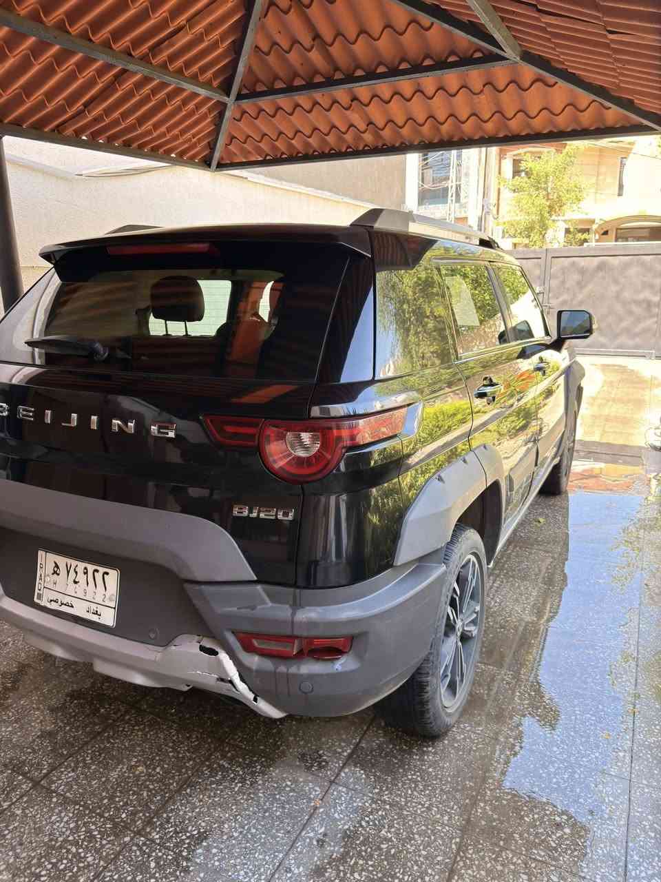 بيع مستعجل
🚘 للبيع BAIC BJ20 موديل 2021

🔹 الموديل: 2021
🔹 الممشى: 160,000 كم
🔹 نوع السيارة: SUV / كروس أوفر
🔹 المحرك: 1.5 لتر تيربو
🔹 القوة: 150 حصان تقريباً
🔹 ناقل الحركة: CVT أوتوماتيك
🔹 الدفع: أمامي (FWD)
🔹 عدد المقاعد: 5 ركاب
🔹 خزان الوقود: 60 لتر
🔹 جنوط ألمنيوم قياس 18 إنج
🔹 فتحة سقف (Sunroof)
🔹 كاميرا خلفية
🔹 حساسات ومزايا أمان متعددة
🔹 نظام ABS مانع انغلاق المكابح
🔹 وسائد هوائية متعددة
🔹 مرايا كهربائية قابلة للطي
🔹 شاشة معلومات وترفيه
🔹 مساحة داخلية واسعة وارتفاع جيد عن الأرض 
مناسب للطرق العراقية
🔹 Traction Control للتحكم بالثبات 
📏 الأبعاد:
الطول: 4451 ملم
العرض: 1845 ملم
الارتفاع: 1700 ملم
الخلوص الأرضي: 215 ملم

السيارة اقتصادية بالوقود ومريحة بالسفر والاستخدام اليومي، وتتميز بشكلها الرياضي وتصميمها القريب من سيارات الدفع الرباعي

📍 مكان السيارة: بغداد
💰 السعر المطلوب: 9500$
📞 للاستفسار: ***********
**مستعجل على البيع جداً هذا سبب السعر الاقل من السوق بحوالي 3000$
