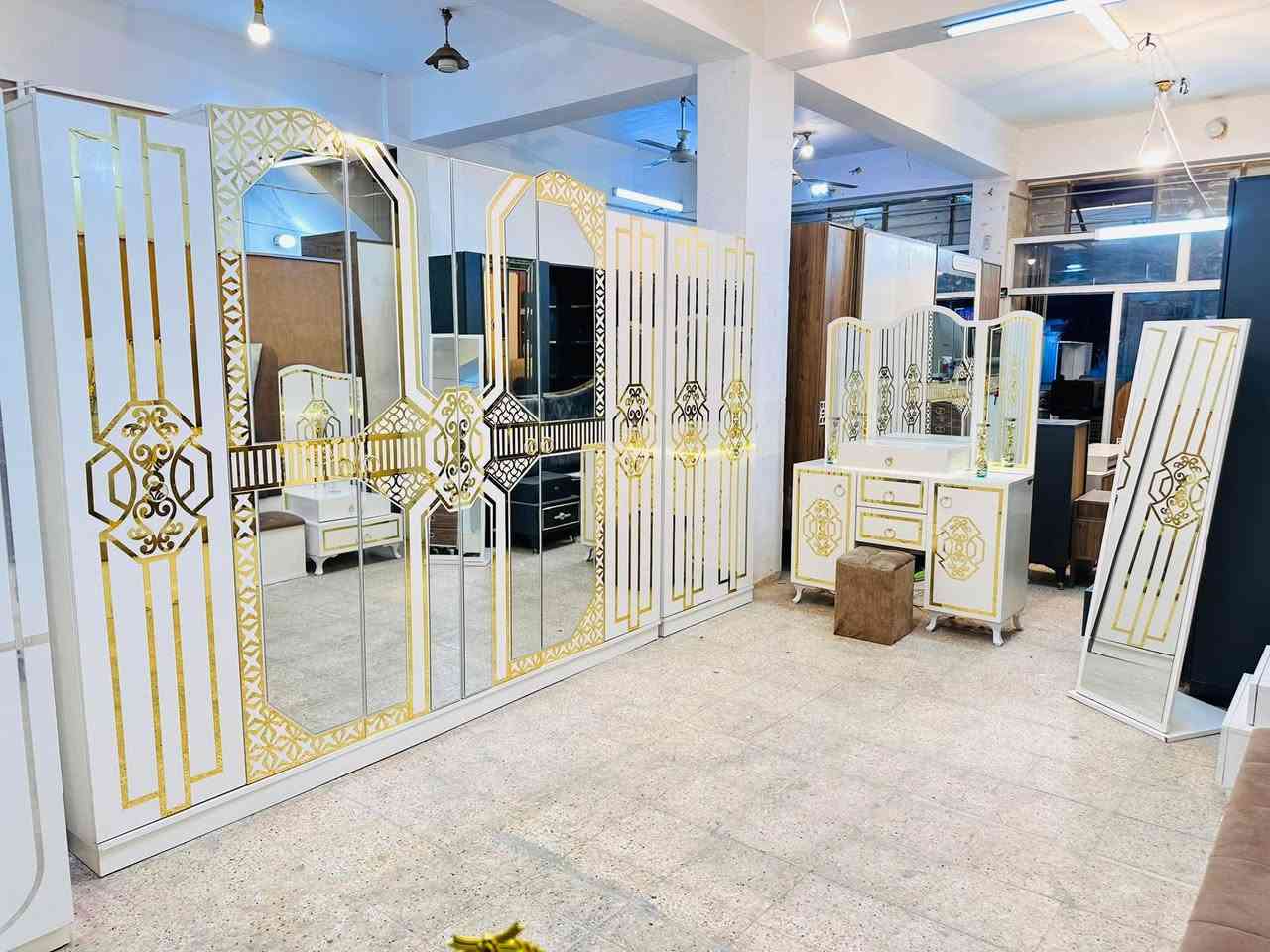 @إشارة غرفه نوم تركي 🇹🇷درجه اولاً 
مديل حديث استخدام قليل 
تتكون من 10 قطع 
+كنتور اضافي بابين + برغي وجوي حديد + شازلون مخزن سرير مخزن جكات + اناره شغاله 💡+قماش وتر بروف 
سعر مليون و 100
تشمل التوصيل والشد داخل بغداد مجاناً باقي المحافظات كروه رمزيه


**إذا كنت صاحب هذا الإعلان وتريد حذفه لأي سبب، رجاءا أرسل رسالة إلى الدعم الفني**