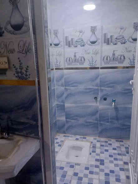 بيت بحي ساهرون قريب الحزام والفلكه كلش بضهر التجاري سعر 95 نظيف كلش جاهز للسكن يرهم مبادره بس شرط مقدمه 3 ملاين شرط جزائي ***********
