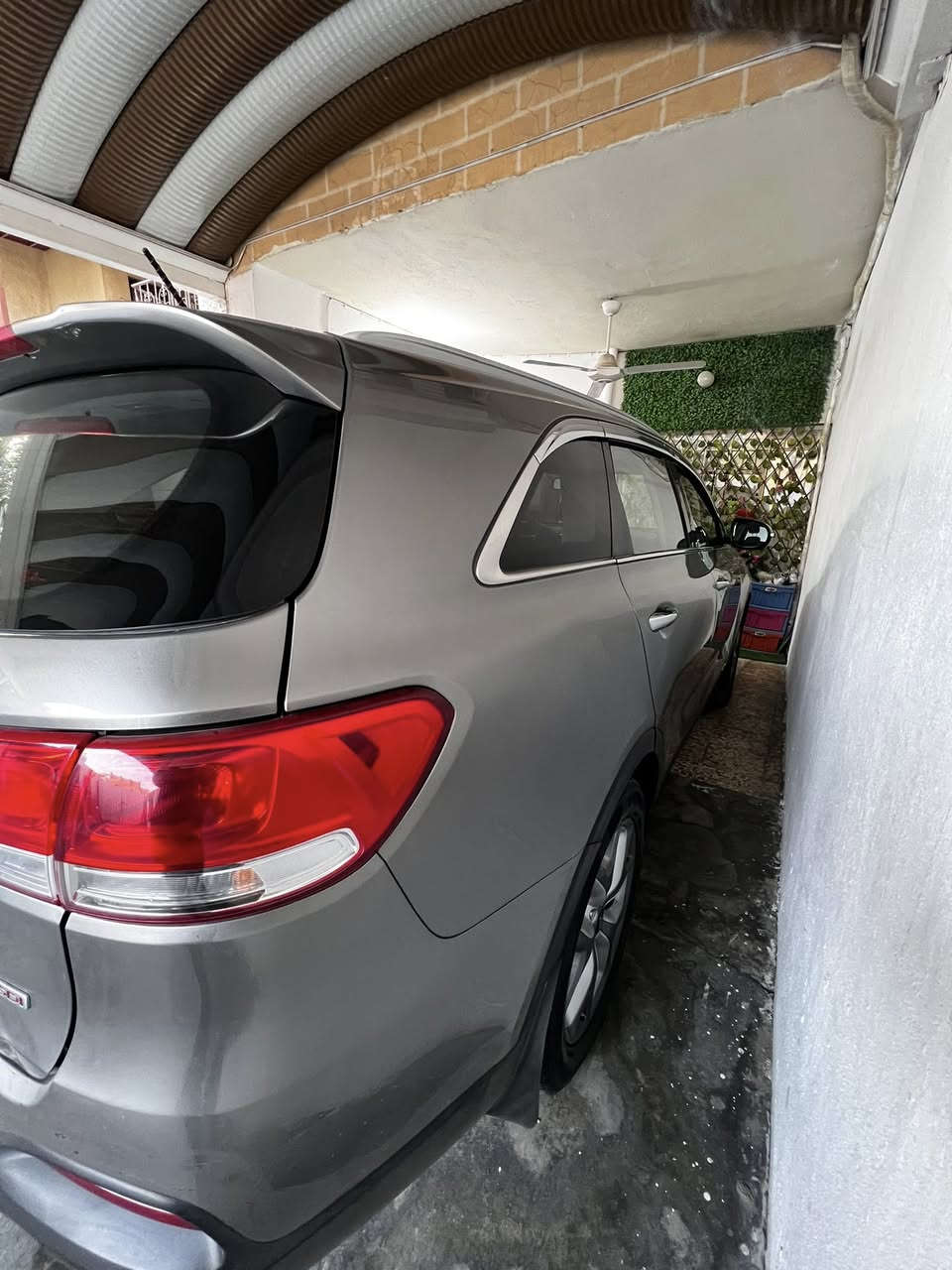 السلام عليكم
سورنتو 2018 باسمي
محرك 2400 gdi
5 راكب السيارة عليها ادامة كامله
يعني متصرف عليها ولا دينار 
وصور الحادث موجودة وغير الحادث
اكو طخة خفيه بلصندوك وموضحة بلصورة
السعر 165 
تواجدي بغداد/ كربلاء
*********** 
اتصل وتدلل
