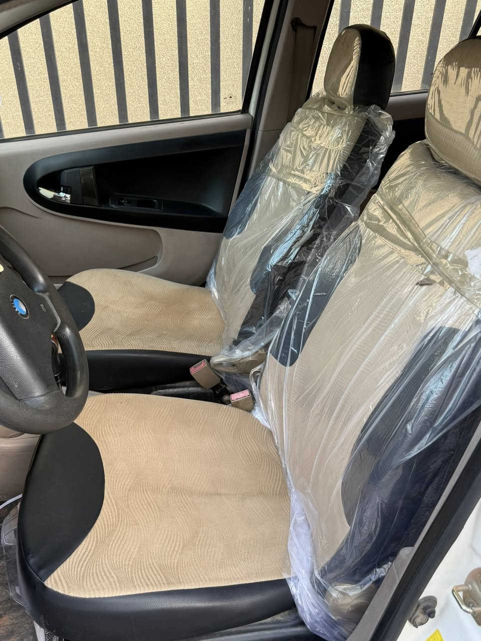 للبيع بانده2012 سياره محرك جديد كير وصدر جدي ما بيها نقص غير الجاملغ الي موضح بصوره مكانها بغداد الدوره سنويه ورقم جديد السعر42 ورقه وبي مجال ***********
