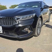 كيا كادنزا للبيع موديل 2021 خليجي وكاله مكفولة من الضربه والصبغ  ماشيه...