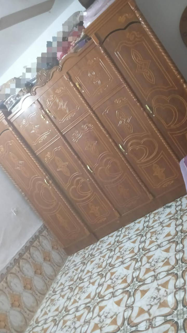 غرفة نوم للبيع ناجرتهه نجاره بمليون و٢٠٠ وريدهه ب٨٠٠ مابيهه أي ضرر


**إذا كنت صاحب هذا الإعلان وتريد حذفه لأي سبب، رجاءا أرسل رسالة إلى الدعم الفني**