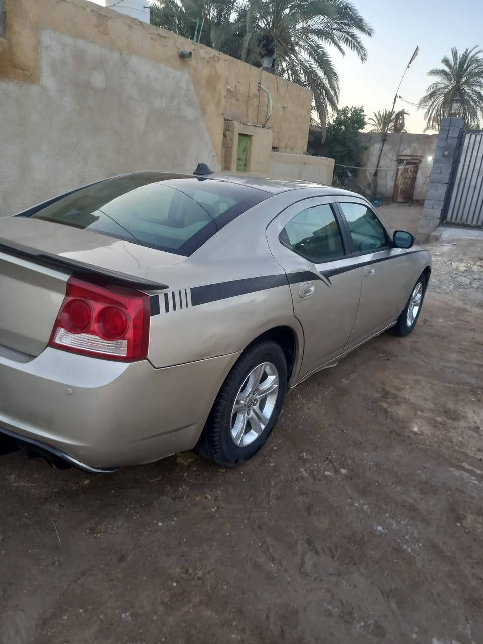 جارجر 2009رقم بغداد بسمي محرك 3500 حادث جاملغ ودعاميه بدون دواخل السعر 100 مكاني ناصرية الشطرة *********** واتساب
