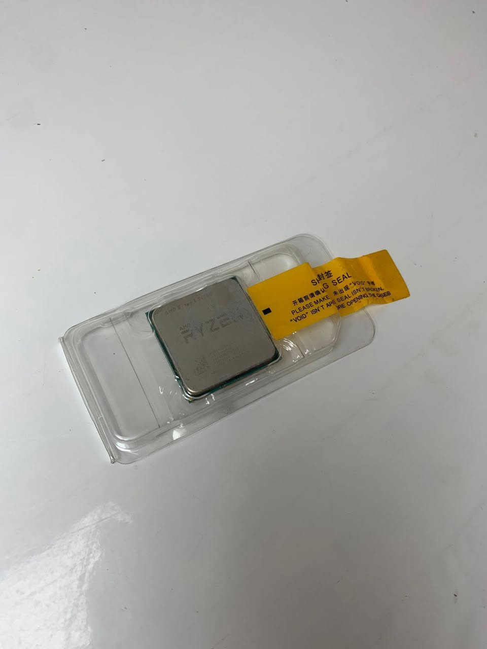 السلام عليكم 
متوفر معالج ryzen 5 3400g يحتوي كرت شاشه داخلي قوي 

ومتوفر رامات hyperx fury 8×2 
التردد 2666ghtz قابل لكسر السرعه

السعر 185 شامل التوصيل

واتساب : ***********
