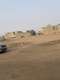 أرض • ديوم النفط • قرب الجامع الأبيض