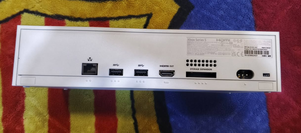 جهاز Xbox seres s للبيع
ملحقات/مواصفات 
1_الجهاز لوك ستيكر ما مفتوح و نضيف جدا افحصه شكد ما تريد ( ما اشغله هواي لان طالب ثالث و ملتهي بالدراسة) 
2_الجهاز كامل يجي وي كارتونته و اوراقه و كيبلاته
3_يجي وي الجهاز لعبتين Gta4 و Mortal combat XL
4_يجي وي الجوستك بطارية 2400 mAh وي شاحنتهة
5_ اصدار الجهاز 2022
السعر 360 الف و بيه مجال قليل 
تحياتي الكم


**إذا كنت صاحب هذا الإعلان وتريد حذفه لأي سبب، رجاءا أرسل رسالة إلى الدعم الفني**