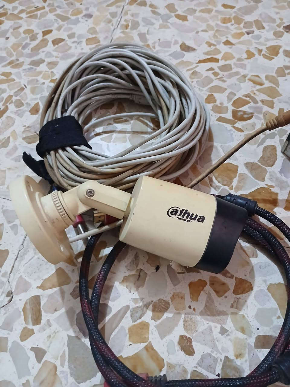 للبيع كامرتين مع جهاز تخزين وماوس وكامل الوايرات مكاني الشعلة الاولى السعر ٧٥


**إذا كنت صاحب هذا الإعلان وتريد حذفه لأي سبب، رجاءا أرسل رسالة إلى الدعم الفني**