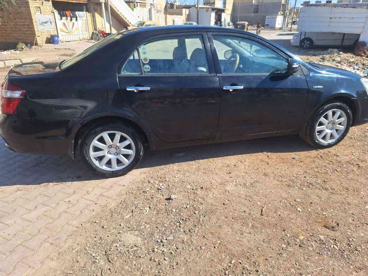 سلام عليكم سياره جيلي موبل مديل ١٣ كفاله نضيفه رقم وسنويه جديده جاهزه كير مكينه حداديه تبريد تدفه تخم تاير شراي يخابر اتصال فقط متوفر ***********
