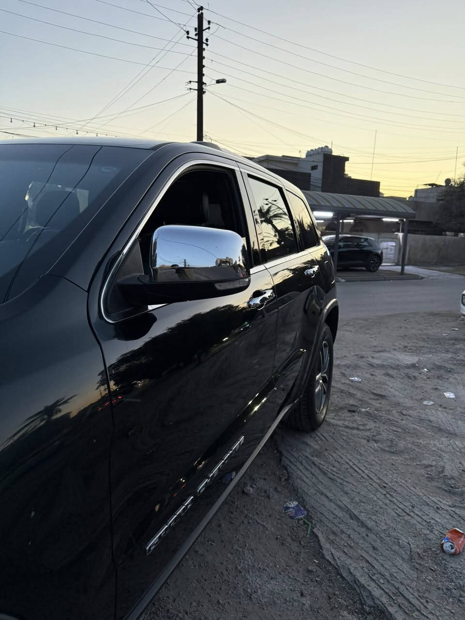 السلام عليكم  جيب لمتد 2018 فول مواصفات ماشية ٤٠ الف ميل فقط. صور الحادث والسونار حديث مرفوق بالصور سيارة مكانها بغداد 
سعر ٢٥٥ وبي مجال بسيط 
***********
