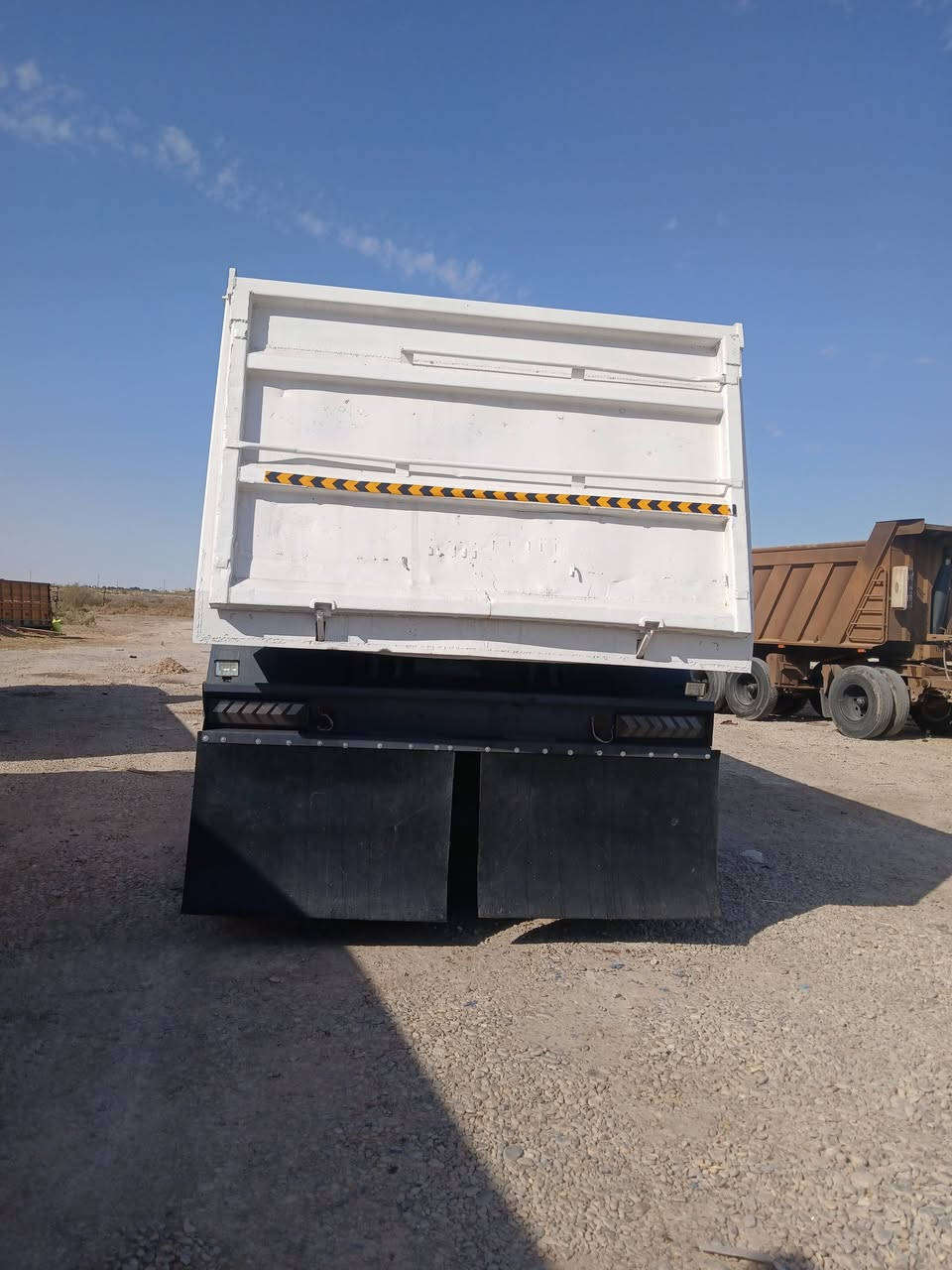 مقطوره للبيع المانيه دناكير ١٦جك  واحد ١٤ الماني  تخم تاير شاصي ١٤ مقطوره خفيه  مكانه لعماره 
***********
***********
